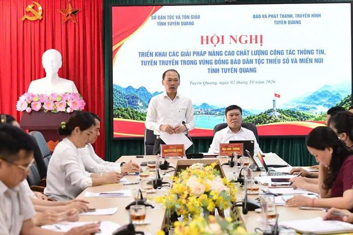 Ông Nguyễn Văn Dưng, Ủy viên Ban Chấp hành Đảng bộ tỉnh, Giám đốc Sở Dân tộc và Tôn giáo tỉnh Tuyên Quang phát biểu tại Hội nghị.