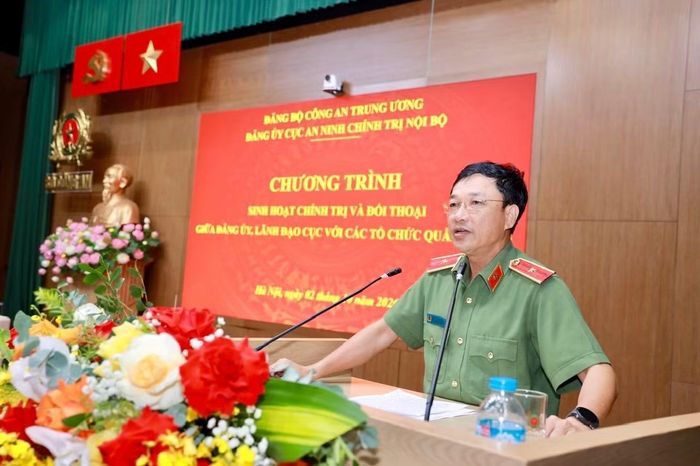Thiếu tướng Hòa Quang Tưng, Phó Bí thư Đảng ủy, Phó Cục trưởng Cục An ninh chính trị nội bộ phát biểu tại chương trình.