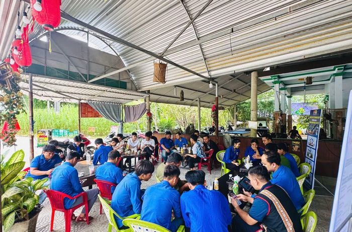 Phong trào "Bình dân học vụ số" được nhiều Công an các xã, phường trên địa bàn TP Huế triển khai có hiệu quả.