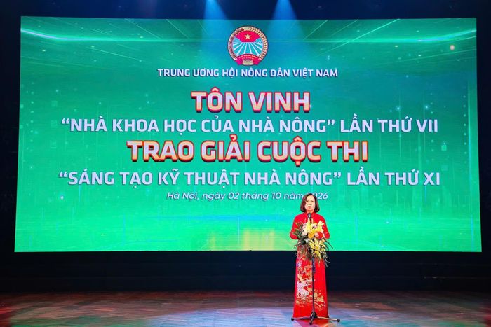 Phó Chủ tịch Trung ương Hội Nông dân Việt Nam Bùi Thị Thơm phát biểu tại chương trình.
