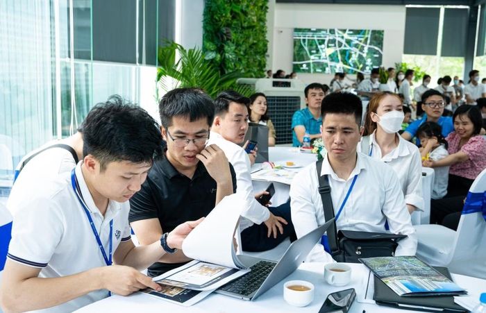 Số lượng lao động làm môi giới bất động sản đủ điều kiện hành nghề hiện còn rất thấp.