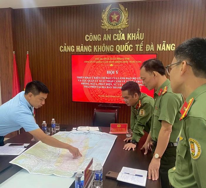 Công an Cửa khẩu CHKQT Đà Nẵng phối hợp các lực lượng tăng cường tuyên truyền, phòng ngừa UAV xâm nhập khu vực cấm bay.