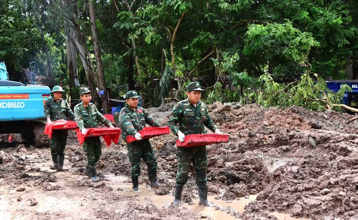 Tính đến hết ngày 2/10, các lực lượng tìm kiếm đã phát hiện, quy tập được 705 bộ hài cốt liệt sĩ tại Công viên Lê Thị Riêng.
