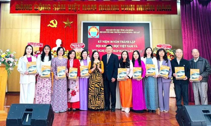 Hội Khuyến học phường Xuân Hương - Đà Lạt tổ chức kỷ niệm 30 năm thành lập Hội Khuyến học Việt Nam.