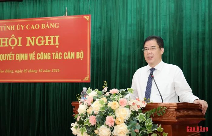 Phó Bí thư Tỉnh ủy, Chủ tịch Ủy ban MTTQ tỉnh Vũ Hồng Quang phát biểu giao nhiệm vụ tại hội nghị.