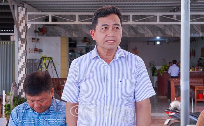 Ông Ngô Thanh Gô, Phó Trưởng Thuế khu vực V, giải đáp các vấn đề về chính sách thuế cho doanh nghiệp, hộ kinh doanh.