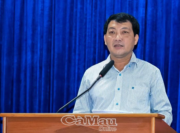 Đồng chí Nguyễn Minh Nhứt, Giám đốc Sở Nội vụ tỉnh Cà Mau phát biểu tại lễ bế giảng.