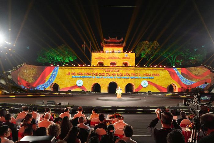 Phó Thủ tướng Phạm Thị Thanh Trà phát biểu tại Lễ khai mạc, nhấn mạnh thông điệp hội tụ để thấu hiểu, kết nối, phát triển, gìn giữ để trao truyền và sáng tạo, làm giàu thêm giá trị di sản. Ảnh: Huy Thành
