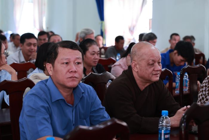 Cử tri dự hội nghị