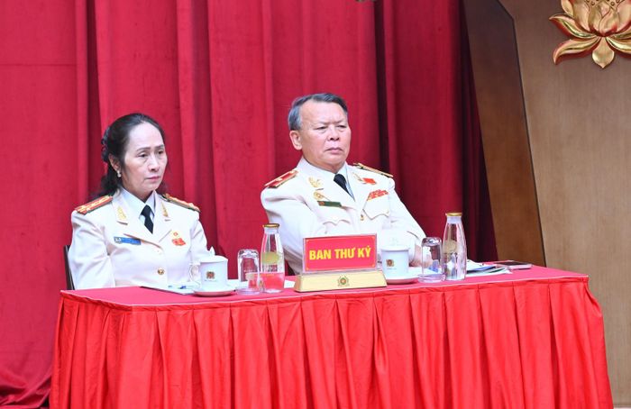 Đại hội đã thống nhất bầu Đoàn Chủ tịch (gồm 5 đồng chí), Đoàn Thư ký và Ban Thẩm tra tư cách đại biểu