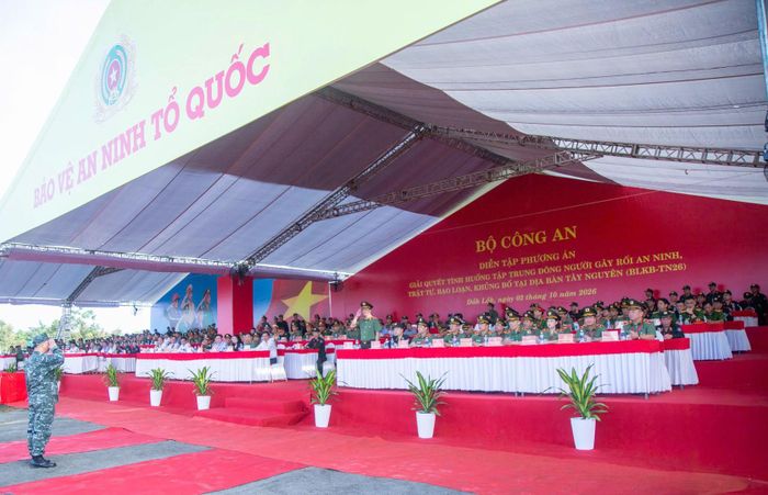 Quang cảnh buổi diễn tập. 
