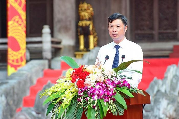 Giám đốc Sở VHTT&Du lịch - Lê Văn Trung trình bày diễn văn tại lễ hội Lam Kinh.