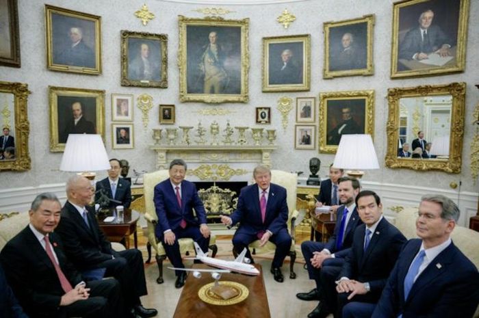  Nhà lãnh đạo Mỹ và Trung Quốc hội đàm tại Phòng Bầu dục. (Ảnh: Reuters)