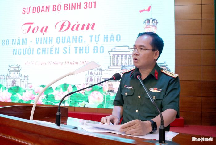 Đại tá Nguyễn Đức Mạnh, Bí thư Đảng ủy, Chính ủy Sư đoàn Bộ binh 301 phát biểu kết luận tọa đàm. Ảnh: MT