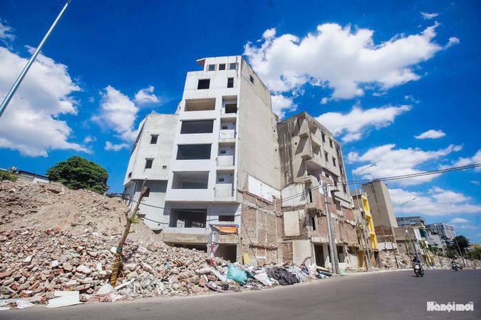 Dự án bãi đỗ xe - nhà để xe kết hợp cây xanh, vườn hoa dự kiến hoàn thành trong năm 2027. Khi đưa vào sử dụng, công trình sẽ bổ sung quỹ đỗ xe, tạo thêm không gian cây xanh, đồng thời góp phần hoàn thiện hệ thống hạ tầng kỹ thuật, kiến trúc cảnh quan khu vực.