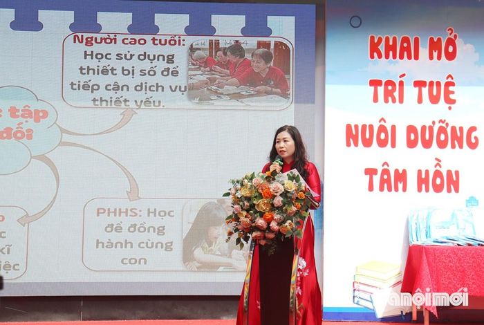 Bà Trần Thị Lệ Hà, Hiệu trưởng Trường THCS Phú La phát biểu tại chương trình. Ảnh: Tuấn Điệp
