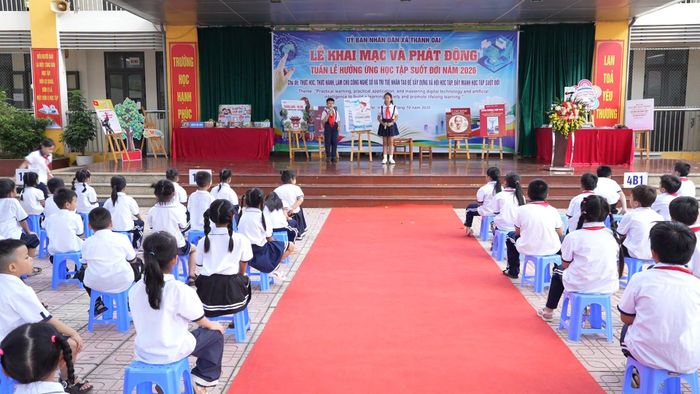 UBND xã Thanh Oai tổ chức Lễ khai mạc và phát động Tuần lễ hưởng ứng học tập suốt đời năm 2026. Ảnh: Nguyễn Lý