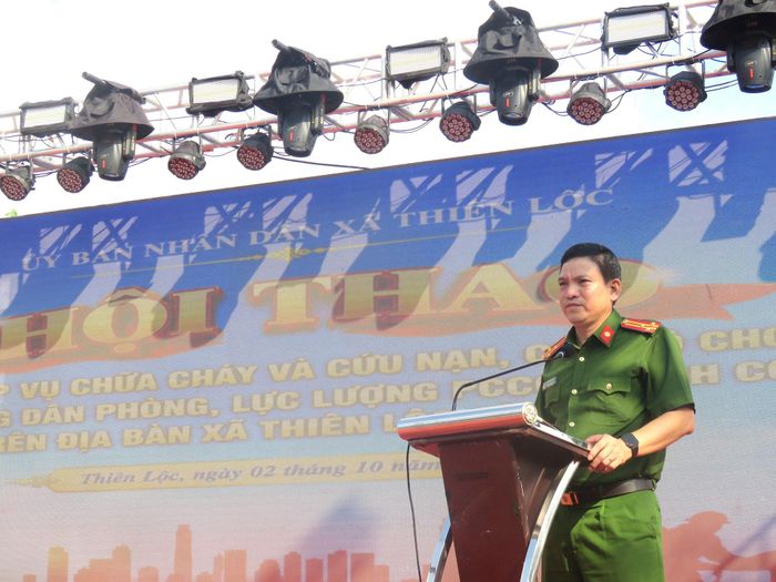 Thượng tá Ngô Tiến Long, Phó Trưởng phòng PC07 phát biểu tại hội thi. Ảnh: PV
