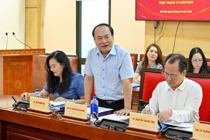 PGS.TS. Nguyễn Văn Giang, Thư ký khoa học Hội đồng Lý luận Trung ương tham luận tại hội thảo. Ảnh: PV