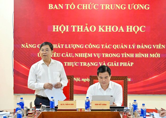 GS.TS. Trung tướng Trần Vi Dân, Ủy viên Hội đồng Lý luận Trung ương, thành viên Ban Nghiên cứu chuyên đề giúp việc Bộ trưởng Bộ Công an phát biểu. Ảnh: PV