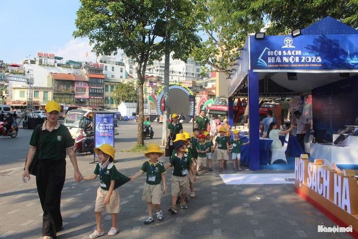 Với không gian mở, đa dạng hoạt động, Hội Sách Hà Nội lần thứ XI hứa hẹn trở thành điểm đến văn hóa hấp dẫn của người dân và du khách trong dịp cuối tuần.