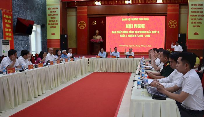 Ban Chấp hành Đảng bộ phường thông qua Nghị quyết hội nghị. Ảnh: XS
