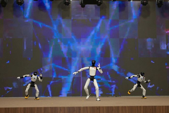Trình diễn robot tại sự kiện. Ảnh: T.T