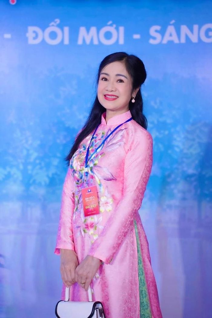 Một trong những vai diễn làm nên tên tuổi NSND Thu Hà là quận chúa Quỳnh Hoa trong phim Đêm hội Long Trì. Sau đó, vai Nga trong Lá ngọc cành vàng tiếp tục đưa tên tuổi nữ diễn viên đến gần hơn với công chúng. Nhân vật Nga có vẻ ngoài dịu dàng, mong manh, phù hợp với hình ảnh mà NSND Thu Hà từng tạo dựng trên màn ảnh.