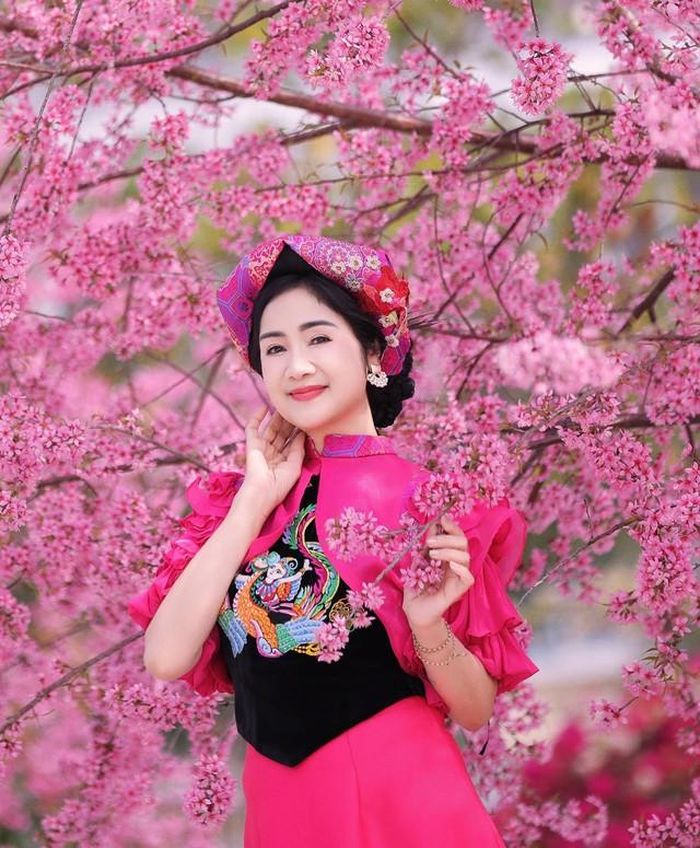 Ở tuổi U60, NSND Thu Hà được nhận xét chị trẻ hơn tuổi thật. Tuy nhiên, nữ nghệ sĩ không quá đặt nặng chuyện níu giữ thanh xuân. Với NSND Thu Hà, tuổi tác là điều tự nhiên. Chị không cố biến mình thành một người trẻ mà lựa chọn giữ sự khỏe khoắn, tinh thần thoải mái và vẻ ngoài phù hợp với lứa tuổi.