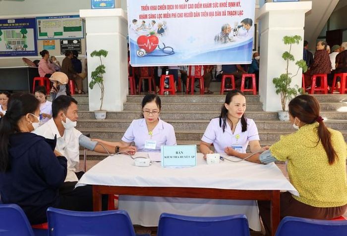 Đến nay, toàn xã Thạch Lạc có hơn 76% người dân được khám sức khỏe định kỳ hoặc khám sàng lọc miễn phí. Ảnh: Nhật Thắng.