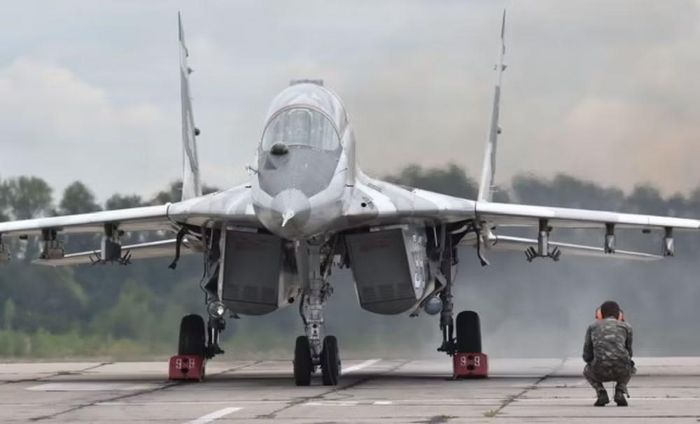Sau đó, Không quân Ukraine xác nhận "Bóng ma Kiev" là hình tượng được xây dựng từ nhiều phi công, thay vì một cá nhân cụ thể.