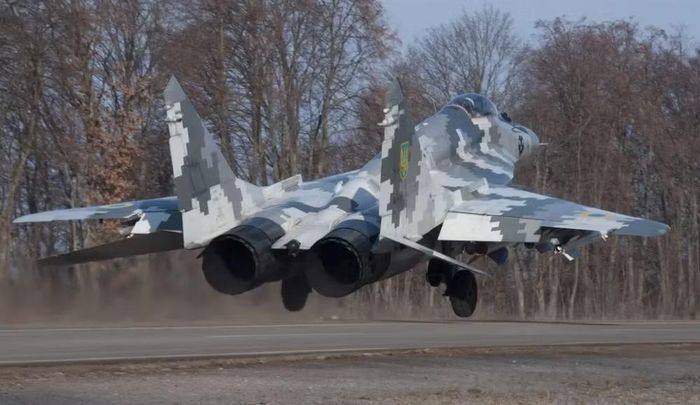 AMK Mapping cho rằng tiêm kích Su-35S đã phóng 2 tên lửa đối không R-37M. Một vụ nổ sau đó được ghi nhận gần làng Dolinskoe, phía tây sông Dnipro, và được tài khoản này nhận định có thể liên quan đến chiếc MiG-29.