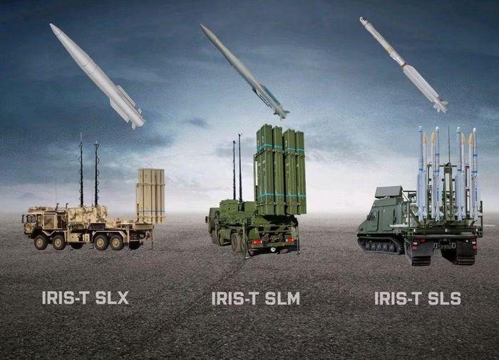 Theo một quan chức của Dự án GAU, sau 11 tổ hợp IRIS-T SLM đã bàn giao, Ukraine sẽ nhận thêm 7 hệ thống nữa, nâng tổng số khẩu đội lên con số 18.