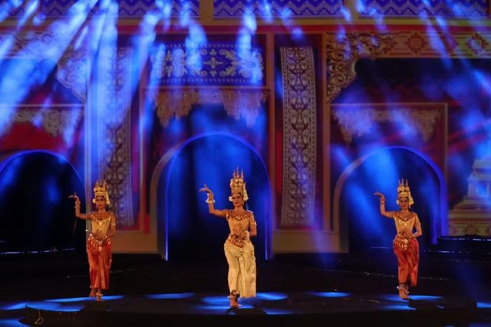 Tiết mục “Apsara Dance” của đoàn nghệ sĩ Campuchia