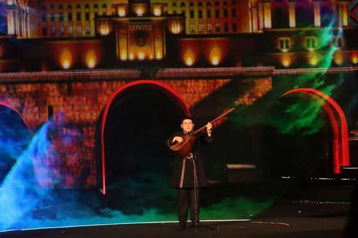 Tiết mục “Osmanli Divanisi” của đoàn nghệ sĩ Azerbaijan