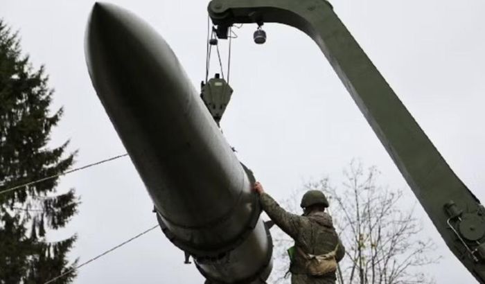 Không quân Ukraine ngày 29/9 cho biết Nga sử dụng 2 tên lửa đạn đạo Iskander-M, tên lửa phòng không S-400 hoán cải, một tên lửa diệt hạm Oniks hoặc Zircon cùng 152 UAV trong đòn tập kích. Ukraine tuyên bố đã đánh chặn toàn bộ tên lửa và 106 UAV.