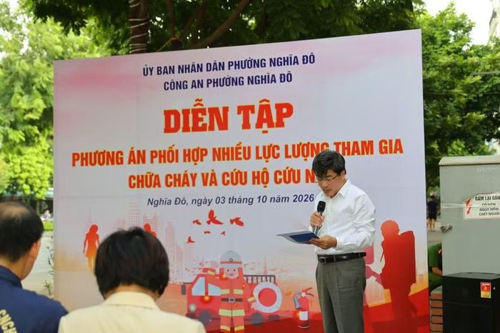 Đồng chí Hoàng Trung Kiên, Phó Chủ tịch UBND phường Nghĩa Đô phát biểu chỉ đạo