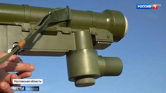 Biên tập viên Thomas Newdick của chuyên trang quân sự The War Zone nhận định hình dáng bệ phóng Iva có nhiều điểm tương đồng với tên lửa phòng không vác vai Misagh-3 của Iran và các hệ thống QW-18, QW-18A, QW-19 do Trung Quốc phát triển.