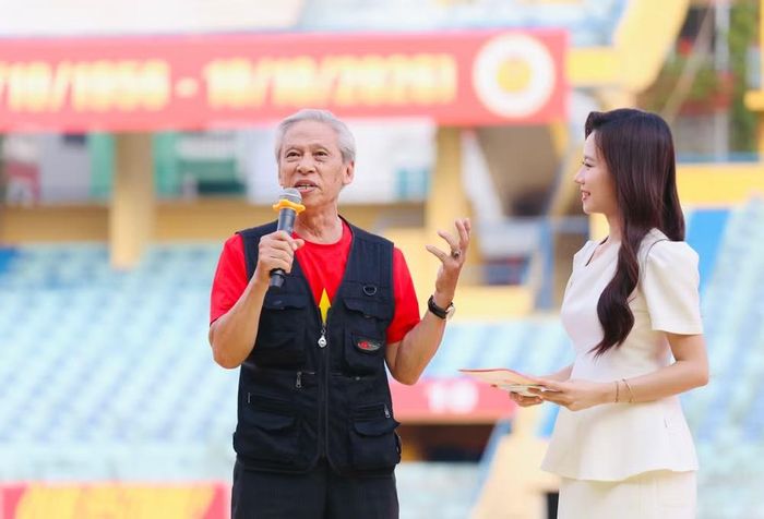 Từ TP.HCM ra Hà Nội để được sống lại ký ức vàng son cùng các đồng đội, đồng nghiệp, cựu cầu thủ Mai Quốc Việt xúc động bày tỏ: "Trên mặt cỏ sân Hàng Đẫy thân thuộc này, chúng tôi lại nghĩ về những ngày trai trẻ, cống hiến cho CLB Công an Hà Nội. Xin được chúc sức khỏe các vị lãnh đạo, các thế hệ cầu thủ Công an Hà Nội. Mong rằng truyền thống của chúng ta sẽ tiếp tục được phát huy, để đội bóng ngày càng phát triển mạnh mẽ hơn, đóng góp vào thành công chung của bóng đá Việt Nam".