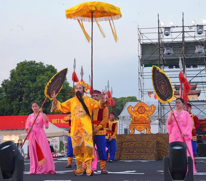 Lễ hội tạo nên không gian kết nối, giao lưu giữa văn hóa Việt Nam và các quốc gia trên thế giới.