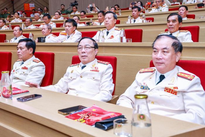 Đại hội có sự tham dự của 241 đại biểu, đại diện cho hơn 15 vạn hội viên Cựu Công an nhân dân cả nước. 