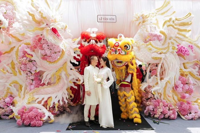 Đám cưới của cặp đôi mang đậm dấu ấn miền Tây sông nước.