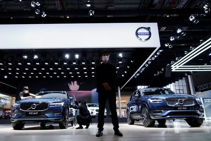  Volvo Cars cho biết nguyên nhân chính khiến triển vọng xấu đi là điều kiện thị trường Trung Quốc tiếp tục xấu đi, trong khi tốc độ phục hồi tại Mỹ chậm hơn dự kiến. Ngược lại, thị trường châu Âu vẫn duy trì khả năng chống chịu tương đối tốt. 