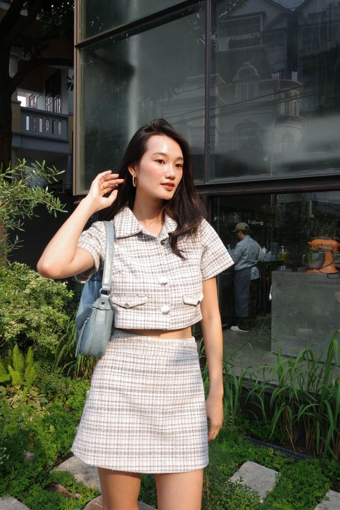  Những năm qua, cô hoạt động với vai trò người mẫu, diễn viên. Người đẹp xuất hiện nhiều ở các sàn diễn thời trang. Với danh hiệu lần này, Quỳnh Anh bắt đầu được chú ý trở lại trên mạng xã hội. Các cô gái khác trong top 5 cuộc thi gồm Trịnh Mỹ Anh, Emma Lê, Pháo, Trịnh Thị Hồng Đăng. 