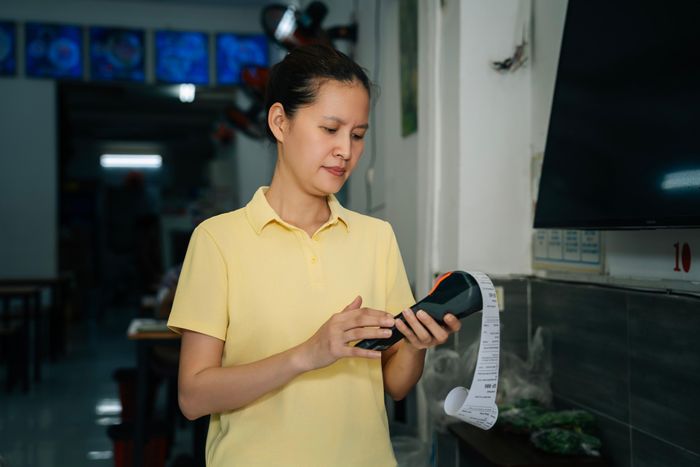 Theo chị Ngọc, khối lượng công việc liên quan đến hóa đơn giảm đáng kể sau khi sử dụng dịch vụ ủy nhiệm lập hóa đơn.