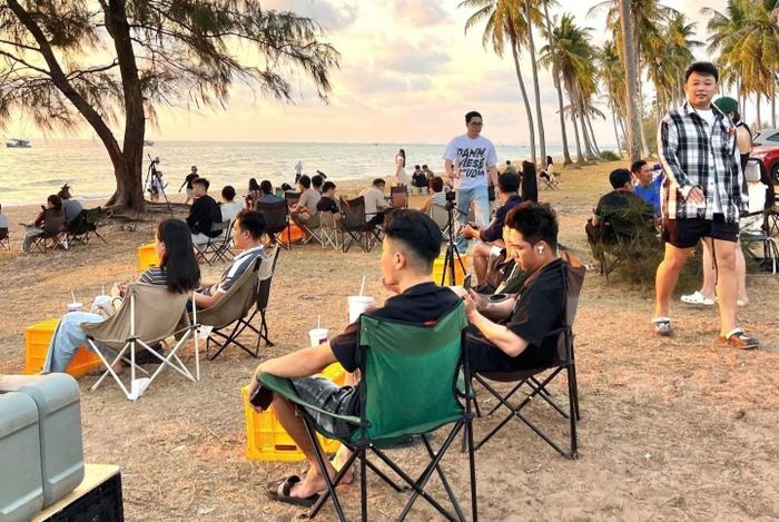 Hatdien_epressobar thu hút đông khách những ngày có hoàng hôn. Ảnh: Hatdien_epressobar.
