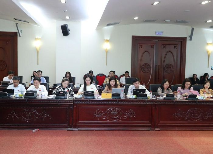 Các đại biểu dự phiên thảo luận