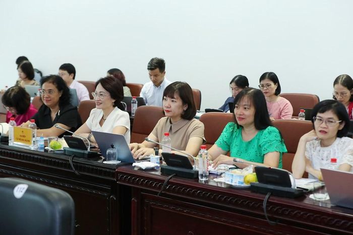 Các đại biểu dự phiên họp