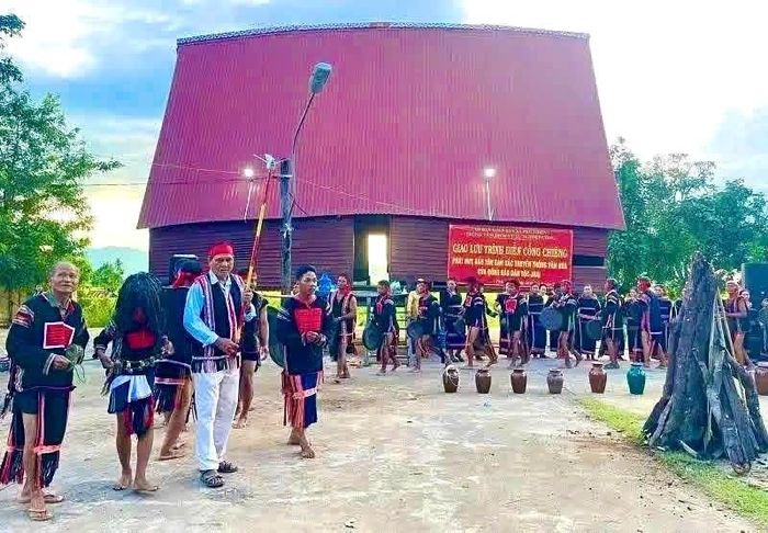 Qua từng mùa lễ hội, từng buổi sinh hoạt cộng đồng, tiếng chiêng tiếp tục ngân vang, nối dài mạch nguồn văn hóa truyền thống trên vùng đất Gia Lai
