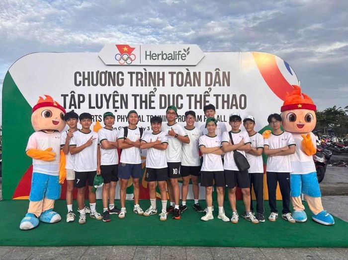 Học sinh tham gia Chương trình Toàn dân tập luyện thể dục thể thao tại phường Rạch Giá năm 2026